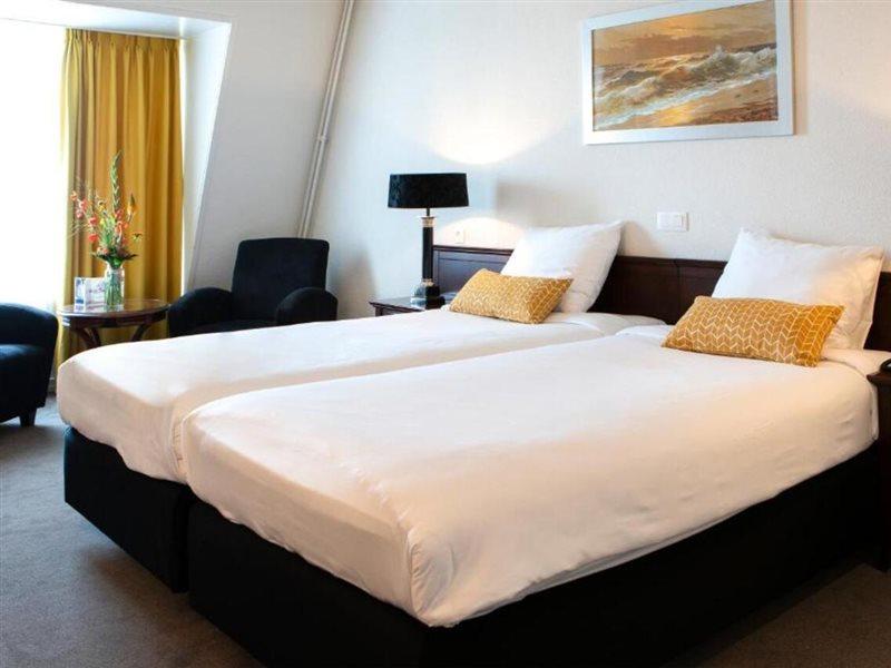 Hotel De Blaauwe Leeuw Тернезен Екстериор снимка
