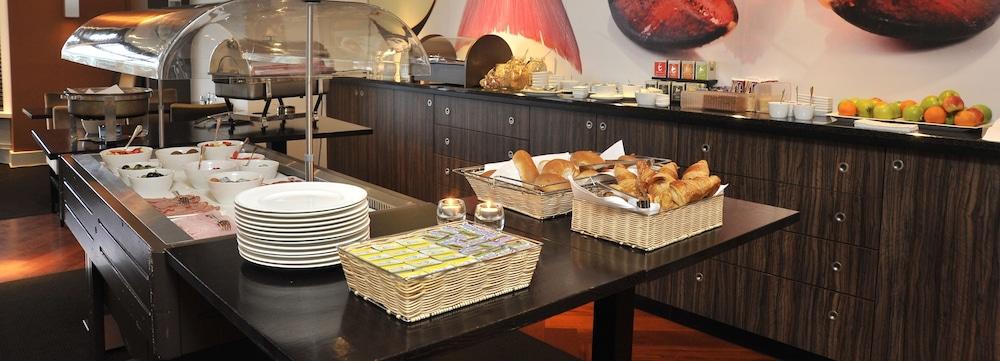 Hotel De Blaauwe Leeuw Тернезен Екстериор снимка