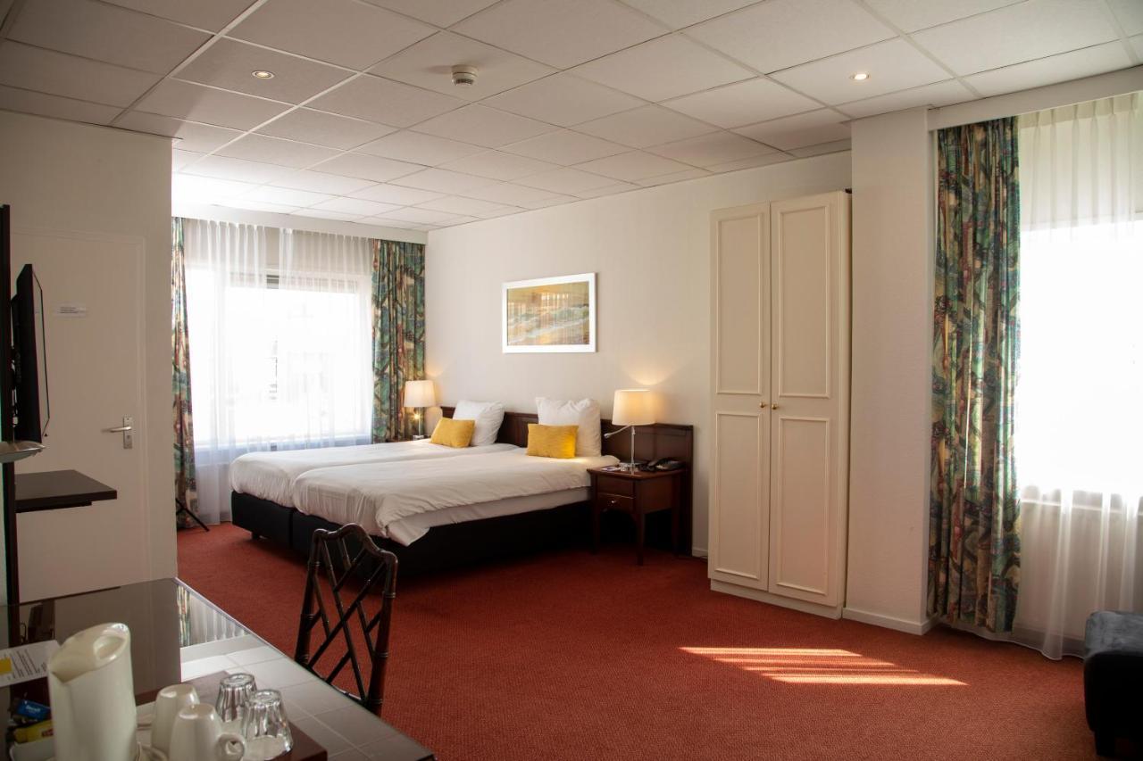 Hotel De Blaauwe Leeuw Тернезен Екстериор снимка