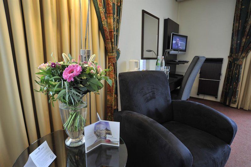 Hotel De Blaauwe Leeuw Тернезен Екстериор снимка