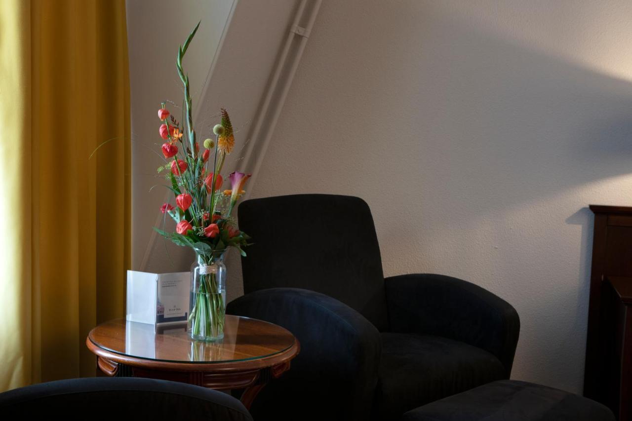Hotel De Blaauwe Leeuw Тернезен Екстериор снимка