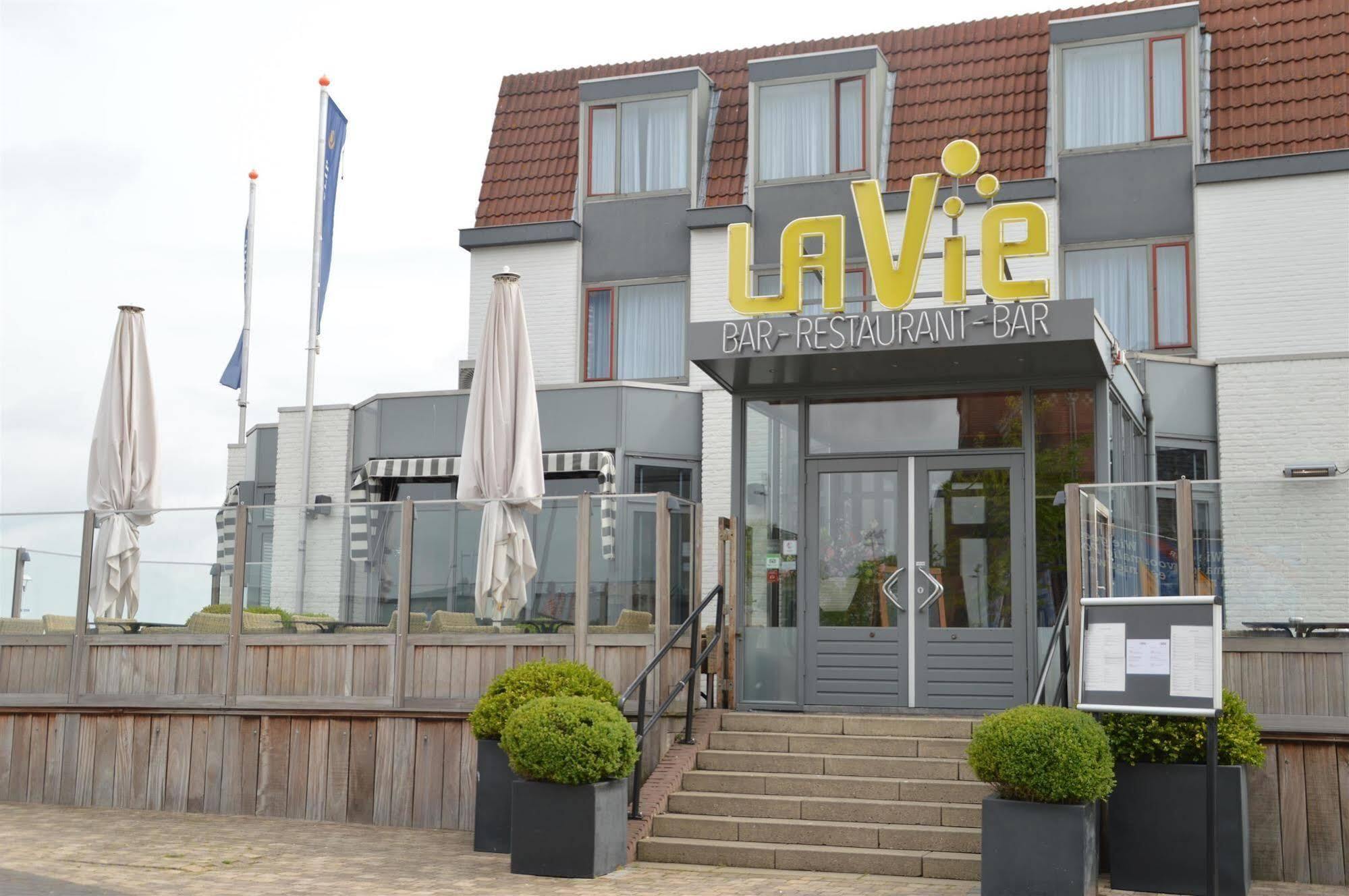Hotel De Blaauwe Leeuw Тернезен Екстериор снимка